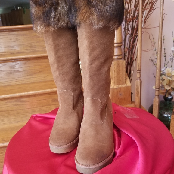 NWT UGG Wedge heel boots - Picture 2 of 8